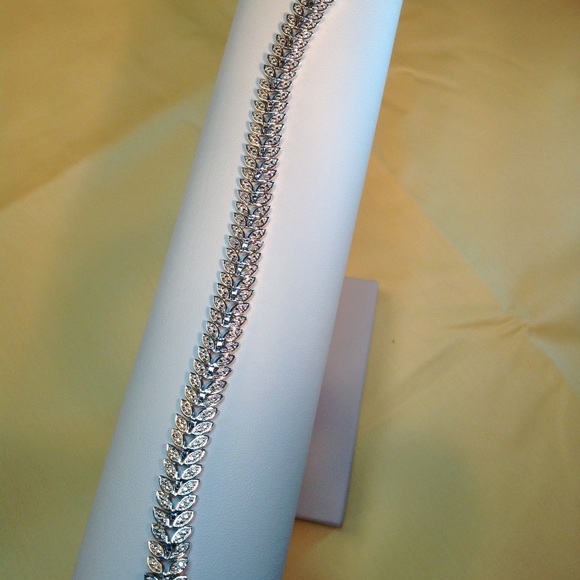 Genuine Diamond Accent -   ( 0.10cts) Bracelet - Picture 7 of 8